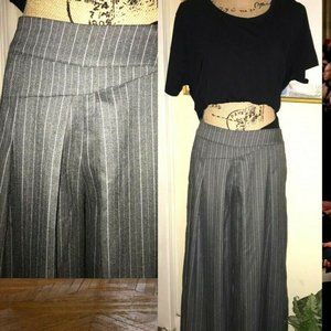 ROCOCO GRAY PINSTRIPE GAUCHO PANT~MEDIUM~nwt